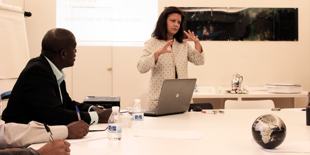 Grupos de opositores cubanos se reúnen en Seminario de Comunicación en Madrid