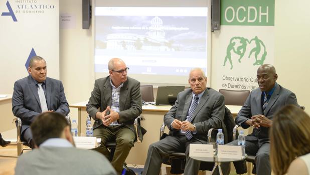 Un registro de asociaciones civiles cubanas rompe desde España la censura castrista